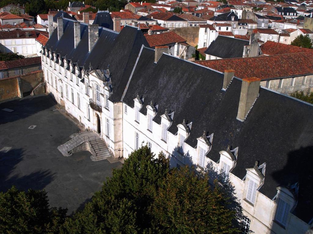 Abbaye Royale Otel Saint-Jean-dʼAngély Dış mekan fotoğraf