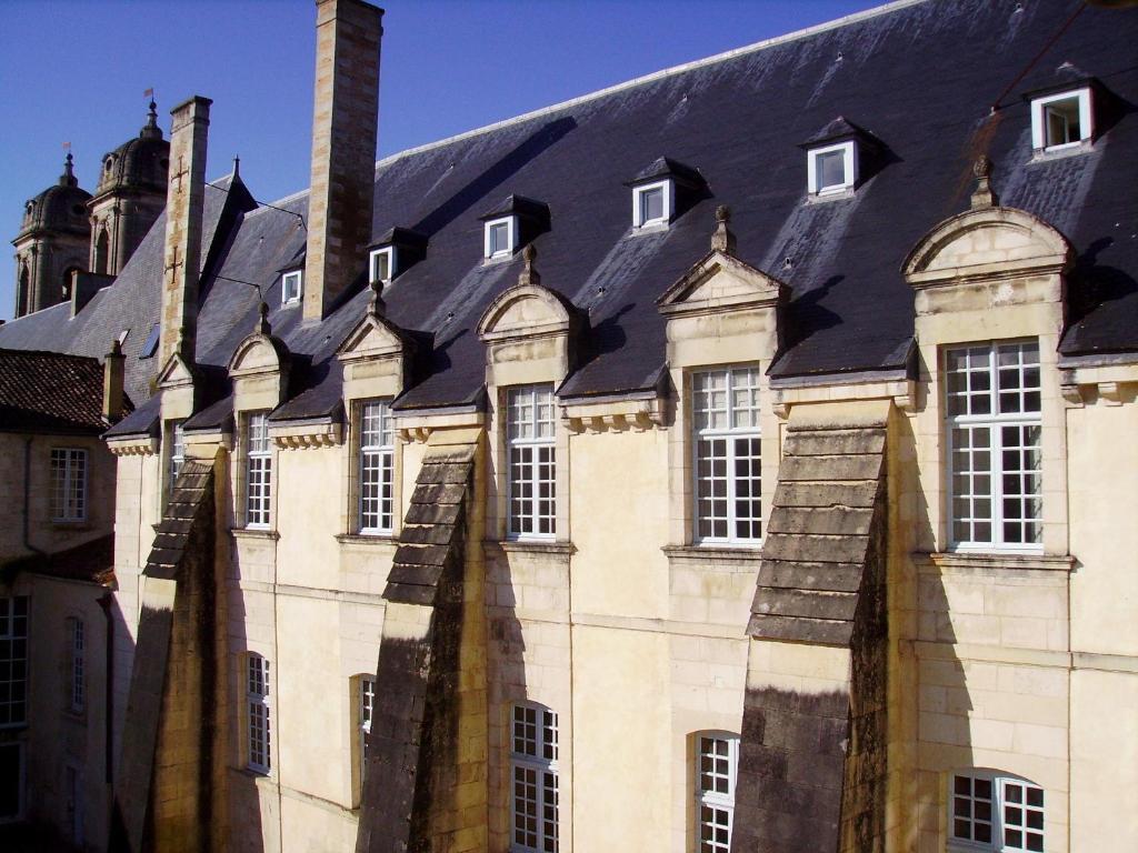 Abbaye Royale Otel Saint-Jean-dʼAngély Dış mekan fotoğraf