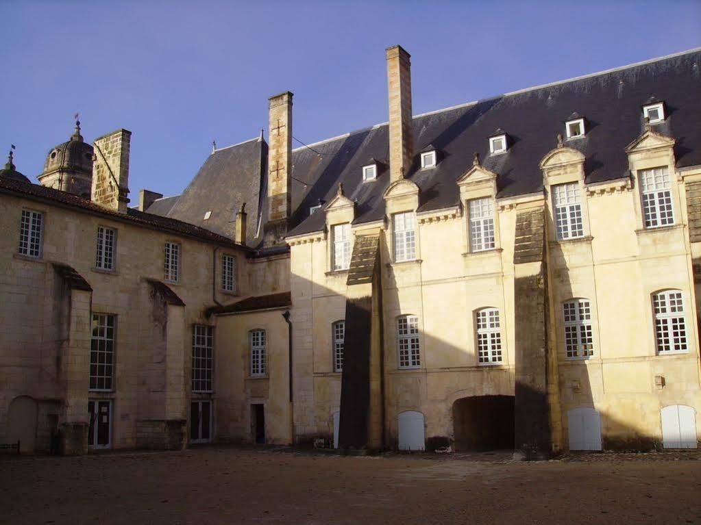 Abbaye Royale Otel Saint-Jean-dʼAngély Dış mekan fotoğraf